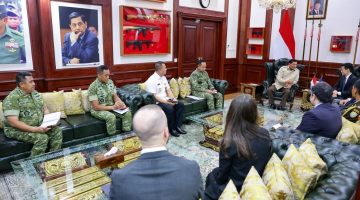 Panglima TNI Dampingi Menhan RI Terima Wamenhan AS Bidang Pertahanan Indo-Pasifik